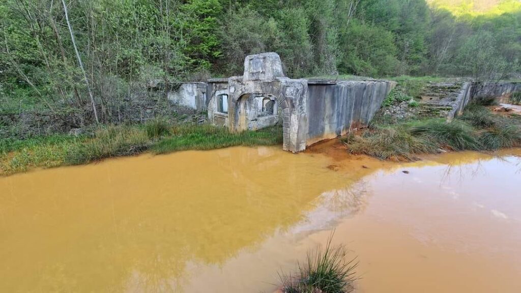 Gura Barza, din Apuseni, o zonă uitată și abandonată: peisajul este ca după un atac nuclear