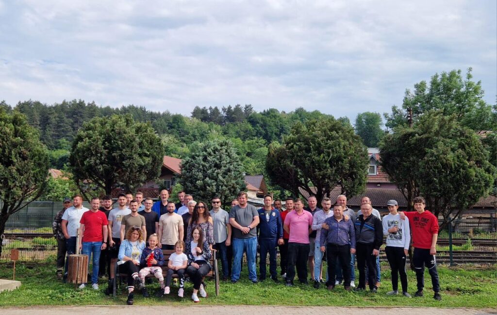 Satele din Bratca sunt mai curate: TSD-iștii au colectat deșeurile poluante din zonele naturale