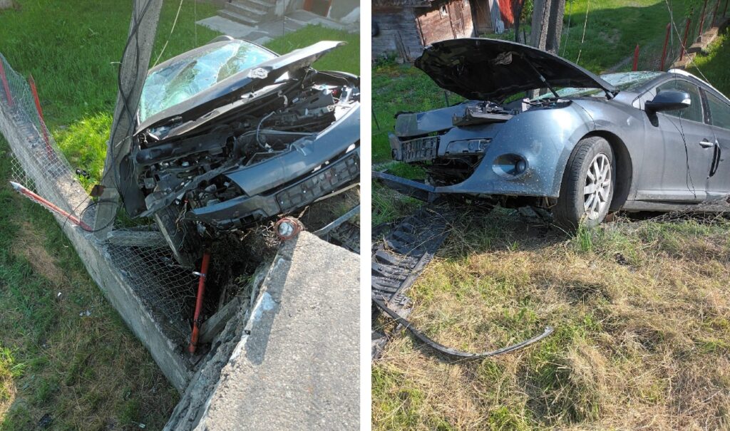 O polițistă a făcut un accident în Băișoara: A lovit cu mașina un stâlp și firele de electricitate sunt căzute pe drum