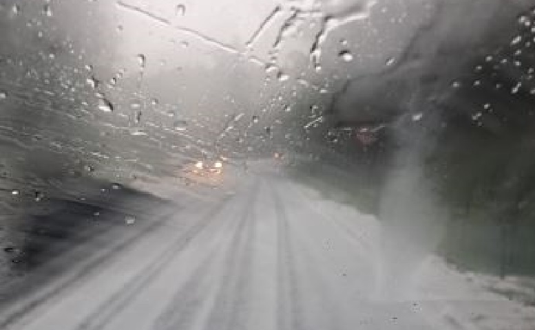A plouat cu grindină pe DN1R Huedin – Beliș în special în Dealu Negru