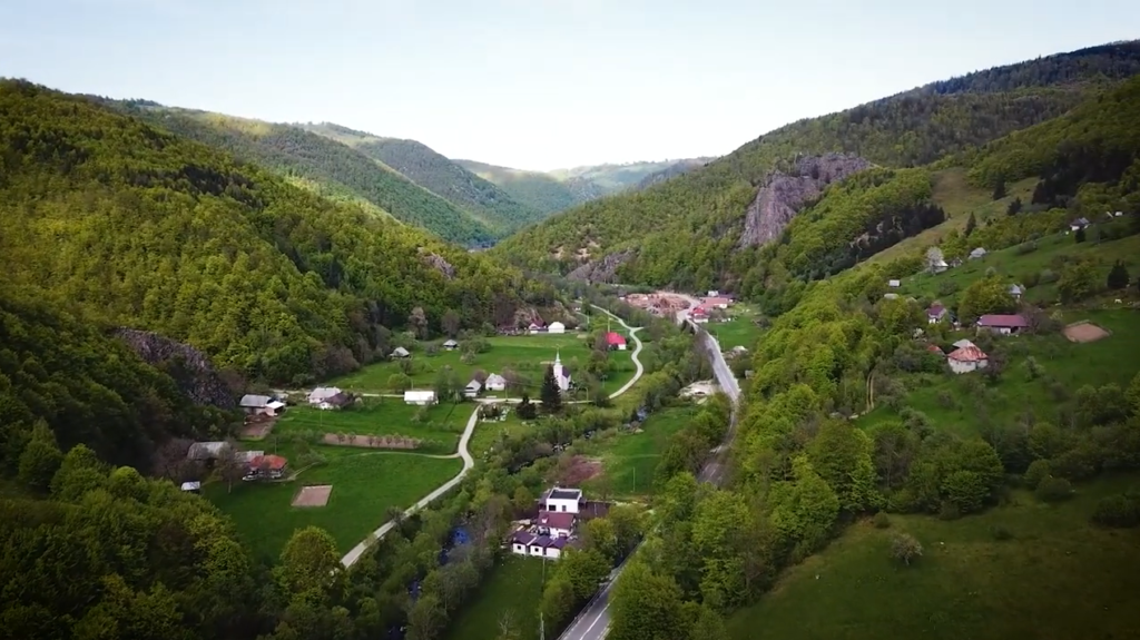 VIDEO cu cel mai complex drum din România –  Drumul Apusenilor: Splendoare între văi și munți