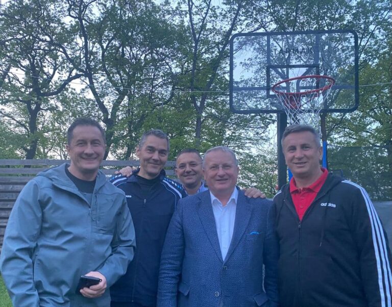 E scris în stele, prima dragoste nu se uită: Lăpușan, Chifor, Pop și Chirteș într-o poză de zile mari!
