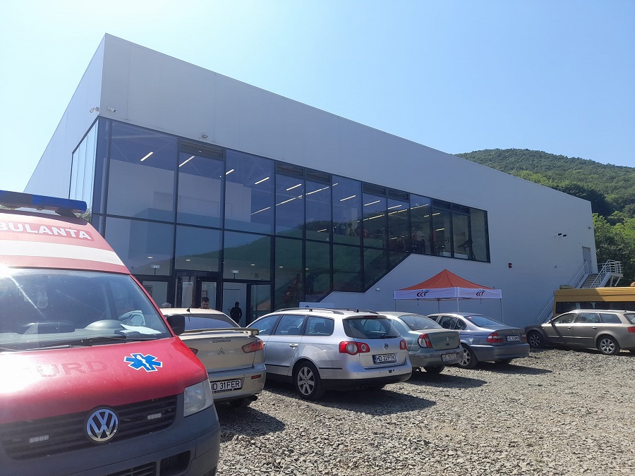 O nouă sală de sport la școala din Vețel a fost inaugurată: Clădirea este modernă dotată și utilată corespunzător