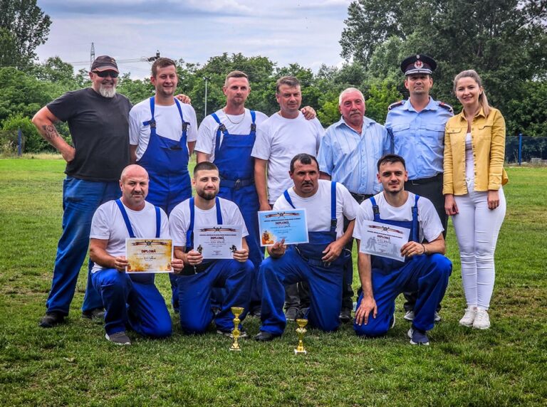 Pompierii din Abrud, campionii concursurilor Serviciilor Voluntare pentru Situații de Urgență