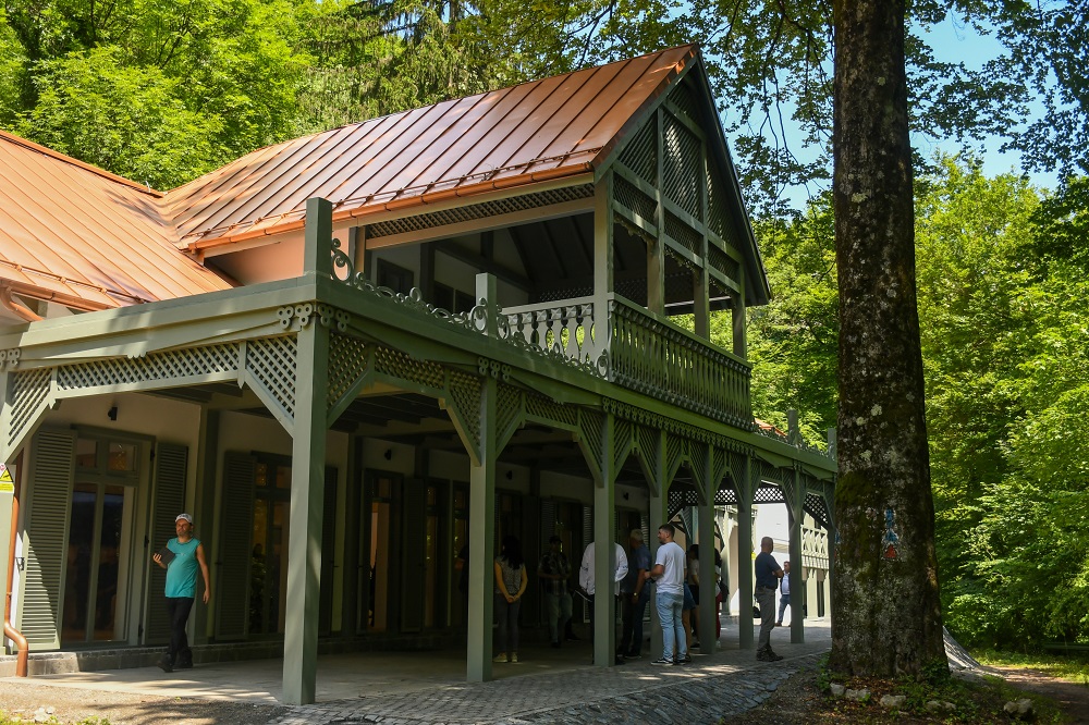 Cabana Vadu Crișului și-a păstrat farmenul istoric: Lucrările de reabilitare au fost finalizate