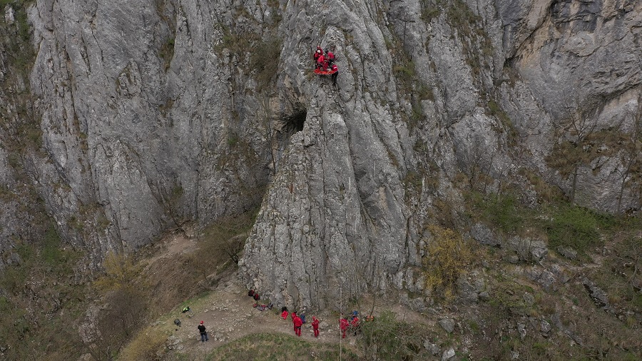 Premieră în România: exercițiu de salvare din mari pereți în Cheile Turzii