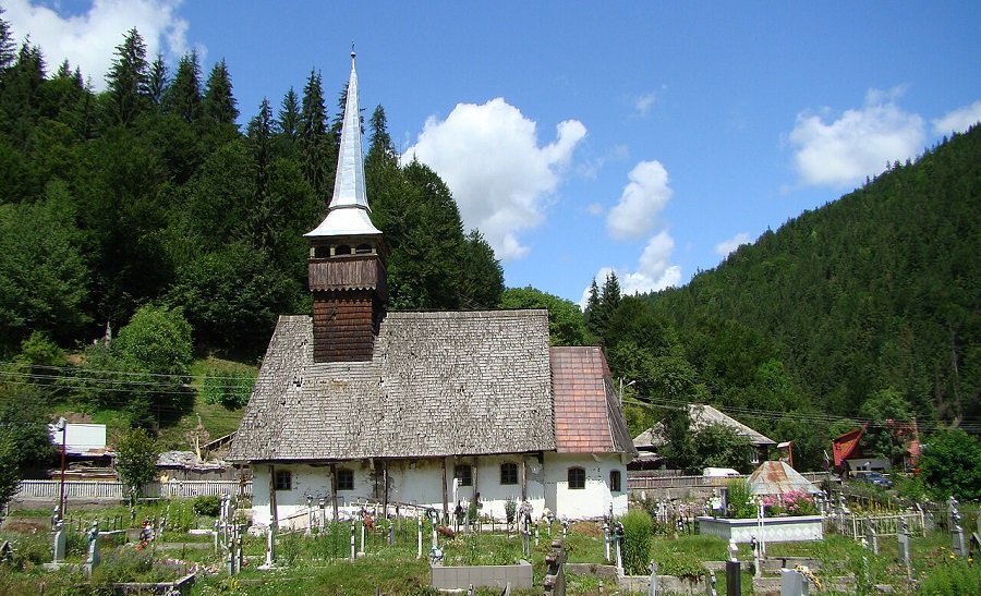 Biserica de lemn din Gârda de Sus, datată în 1792, îmbinarea ideală de credință, artă și tihnă