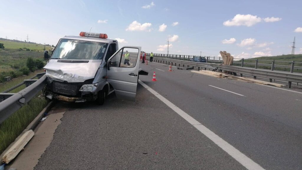 Accident pe Autostrada Transilvania în apropiere de Săndulești: Un bărbat a fost rănit!
