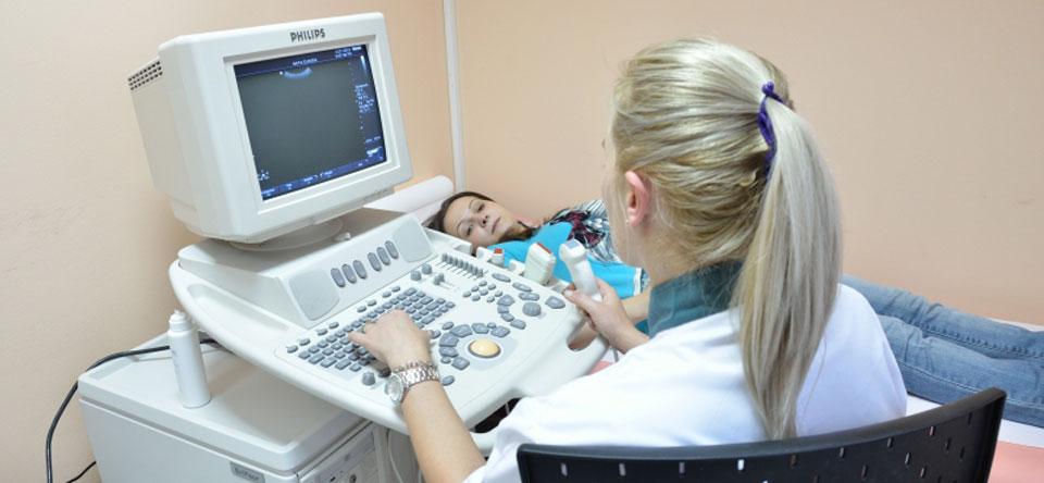 Computer tomograf, ecografe doppler și alte echipamente noi la Ambulatoriul din Abrud