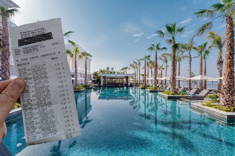 Prețuri mai mici ca-n Cluj, în „raiul din Mediterana” – Paphos, Cipru: Țigările de lux sunt ieftine iar cocktail-urile sunt fără o tonă de gheață ca la Cluj