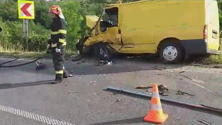 Pompierii din Aleșd au intervenit pentru salvarea victimelor unui accident produs pe DN1, Cluj-Oradea, în Cornițel
