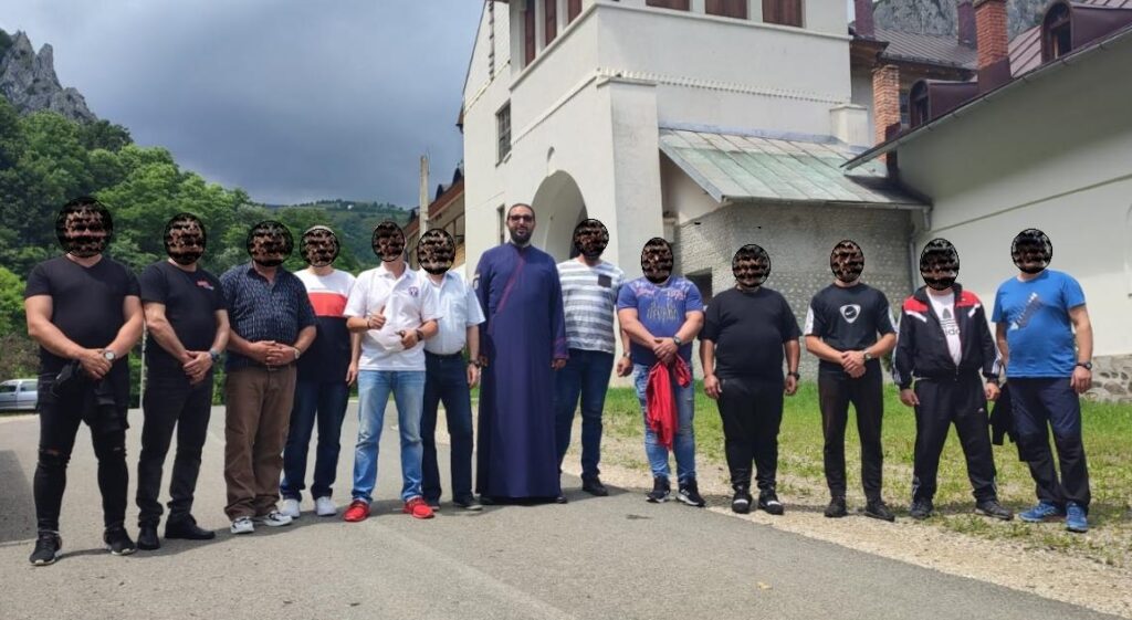 14 deținuți de la Penitenciarul Aiud au participat la un pelerinaj organizat la Mănăstirea Râmeț
