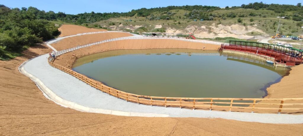 Ștrandul Durgău de la Salina Turda s-a deschis: Intrarea este doar 25 RON! Plajele sunt superbe!