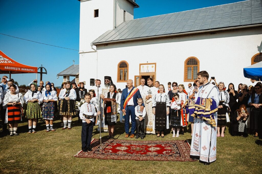 Părinte Benedict Bistrițeanul a slujit duminică la Biserica „Sfântul Proroc Ilie Tesviteanul” din Râșca Pleș