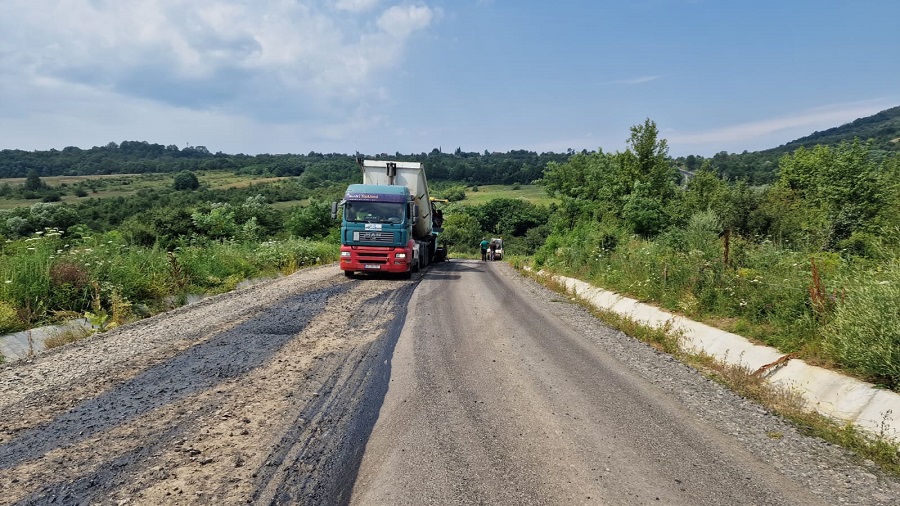 Iustin Cionca: Turnăm primul strat de asfalt pe Dieci-Dezna