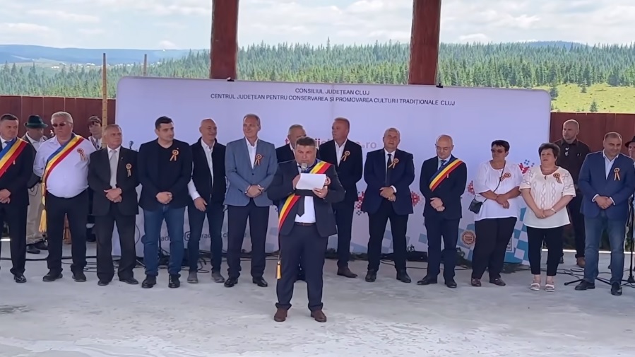 Mii de moți au participat la Crucea Iancului! Boc: Fără Avram Iancu și lancea lui Horea nu am fi fost astăzi ceea ce suntem!