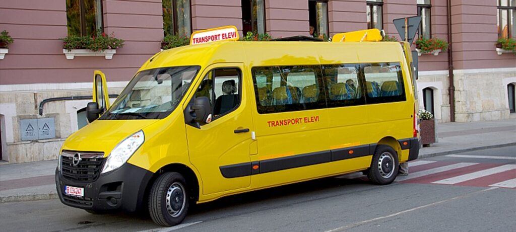 Cinci oferte pentru achiziția a 22 de microbuze școlare electrice în Bihor