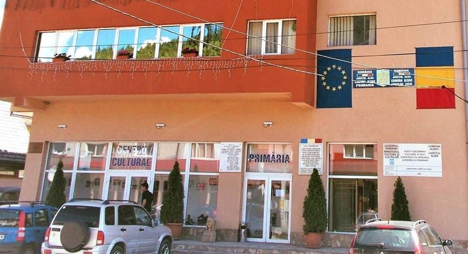 Lucrările la drumul comunal DC 199 Albac-Pleșești-Potionci din Albac au fost reluate după ani de blocaj