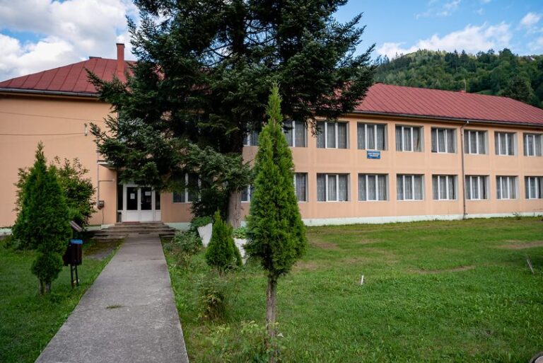 Liceul Tehnologic „Țara Moților” din Albac va fi dotat cu noi materiale didactice și echipamente digitale