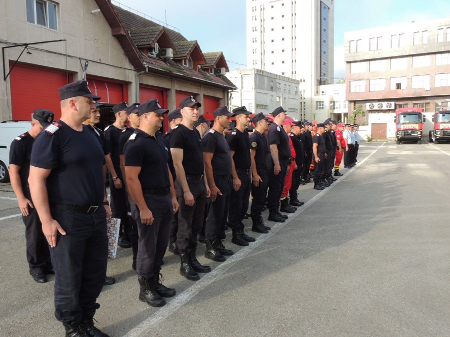 58 subofițeri pompieri din Deva, Hunedoara, Orăștie, Petroșani, Brad și Ilia au fost înaintați în gradul următor