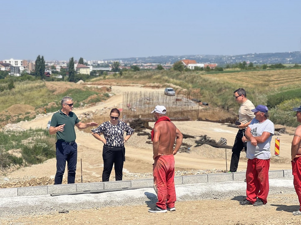 Stadiul lucrărilor la centura Sânmartin a ajuns la 40%. Mălan: Am cerut reprezentanților firmei constructoare să fie atenți la calitatea lucrărilor