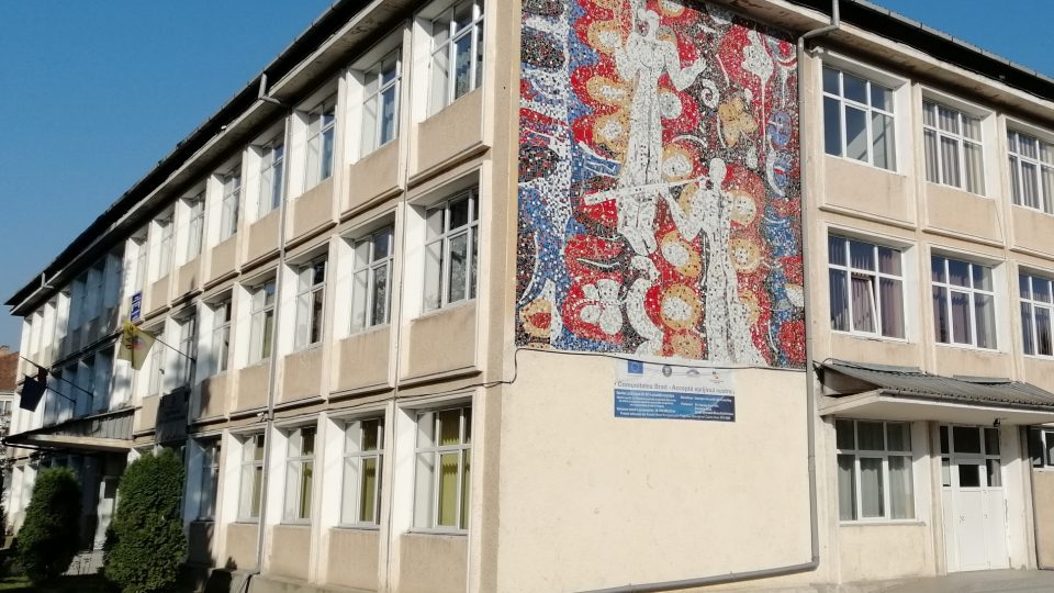 Școală Gimnazială „Mircea Sântimbeanu” din Brad a scos la concurs administrator patrimoniu