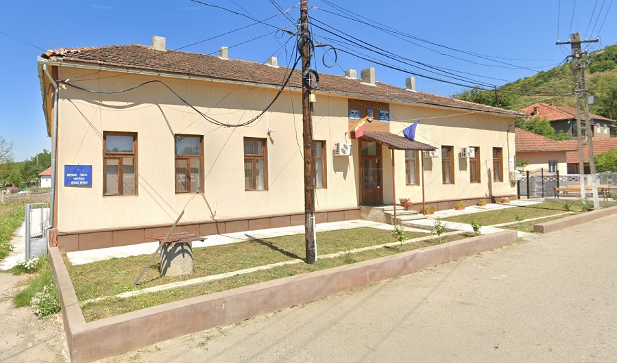 Primăria din Hălmăgel scoate la concurs un post de tractorist