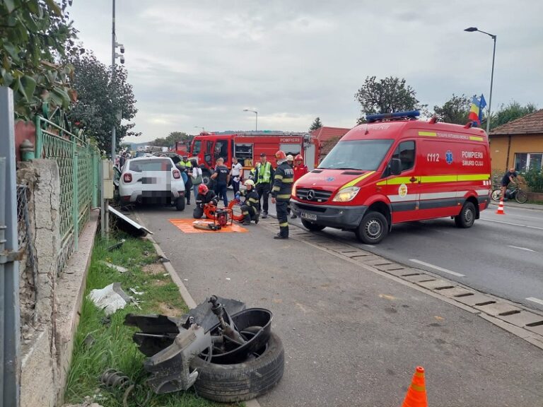 Două mașini s-au ciocnit în Florești: O victimă a rămas încarcerată!