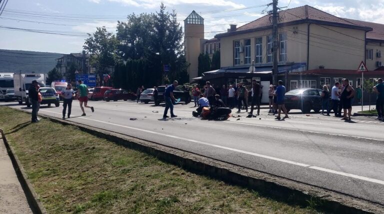 Accident în Gilău pe DN1E60: Un motociclist este inconștient în urma unei tamponări