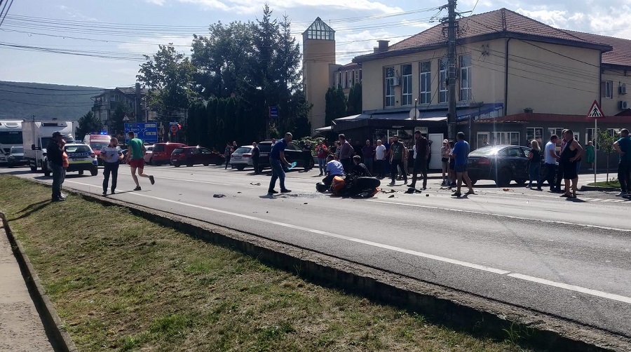Accident în Gilău pe DN1E60: Un motociclist este inconștient în urma unei tamponări