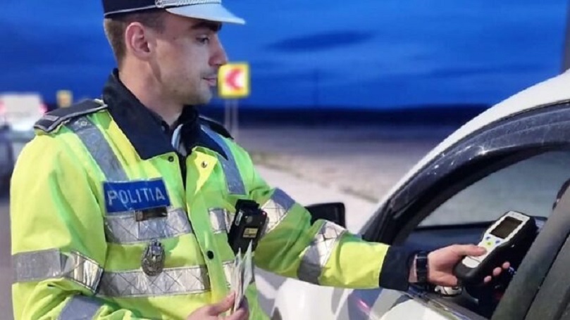 Un tânăr de 23 de ani, din Nucet, a fost depistat drogat la volan de polițiștii din Beiuș