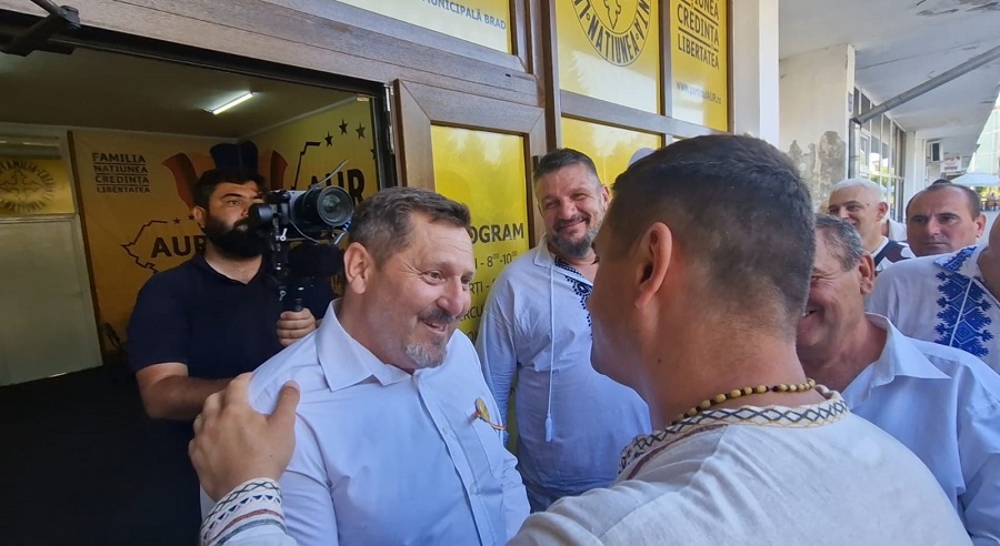 George Simion și Dorin Sorin David au inaugurat noul sediu al AUR Brad: Ne bucurăm că lângă noi este un om harnic, un brădean muncitor, Dorin Sorin David!