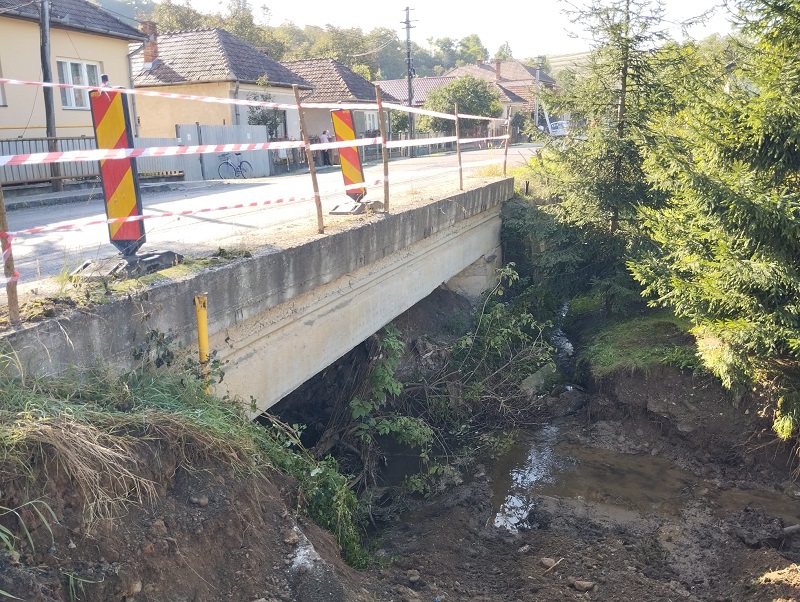 Vechiul pod situat în Săvădisla, pe drumul județean DJ 107M, va fi demolat