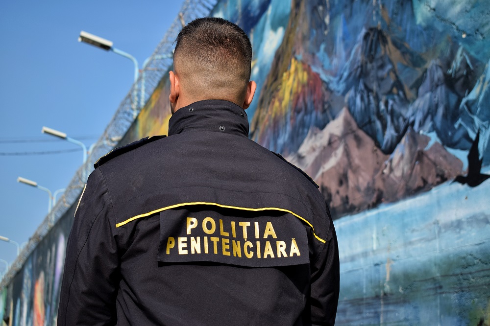 Acțiune de protest a polițiștilor de penitenciare la Deva: Refuzăm munca suplimentară ca reacție la refuzul Guvernului României de a aplica legea!