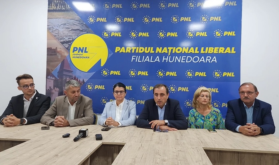Emil Rîșteiu este candidatul PNL la primăria Simeria! Locuitori din Simeria: „Vino înapoi, te rog, scapă-ne de ăștia!”