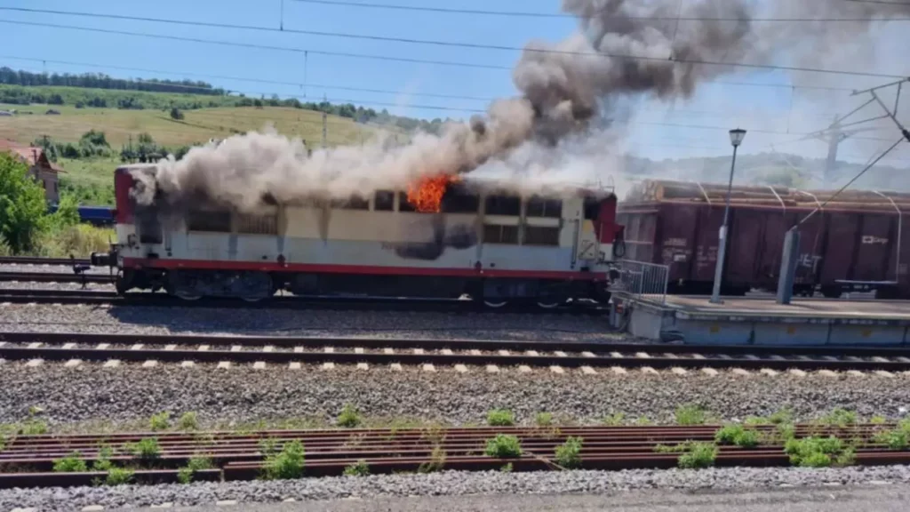 Incendiu la trenul Arad – Oradea: 20 de călători au fost evacuați