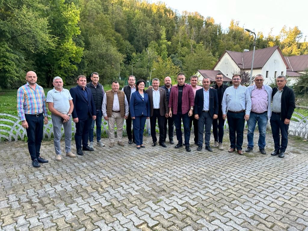 PSDiștii din Arad au strâns rândurile la Moneasa: Se pregătesc pentru 2024, proiecte pentru fiecare localitate