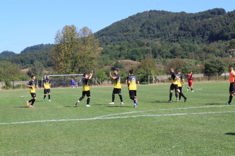 În Hunedoara, Bradul e în top… la fotbal și minifotbal