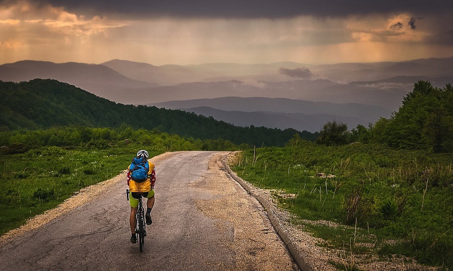 Începe proiectarea a 92,4 km de piste de biciclete în Apuseni, lot Cluj, din proiectul „Velo Apuseni”