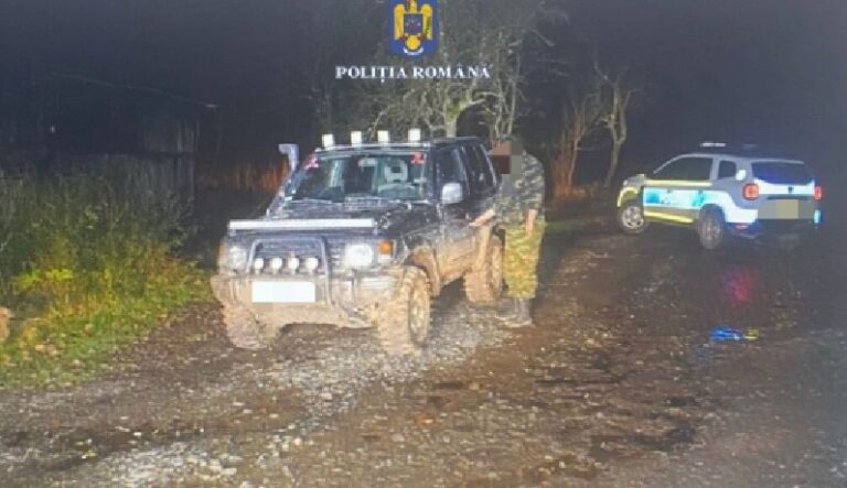 Polițiștii l-au prins la braconaj pe RAMBO pe Țara Zarandului: Era înarmat până-n dinți cu cuțite, baionetă și pușcă!