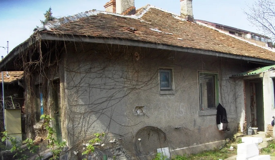 Românii care dețin case sau terenuri cu situație juridică incertă le pot pierde dacă nu se interesează de ele mai mult de trei ani
