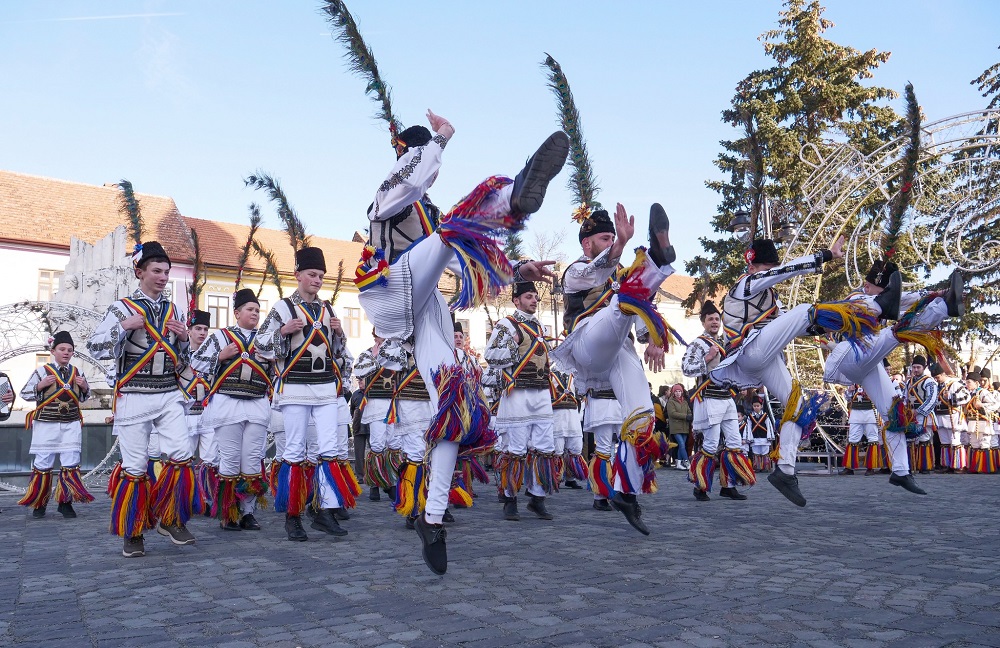 Jocul căluşarilor și cerbul, tradiții superbe din zona Orăştiei, incluse în patrimoniul UNESCO