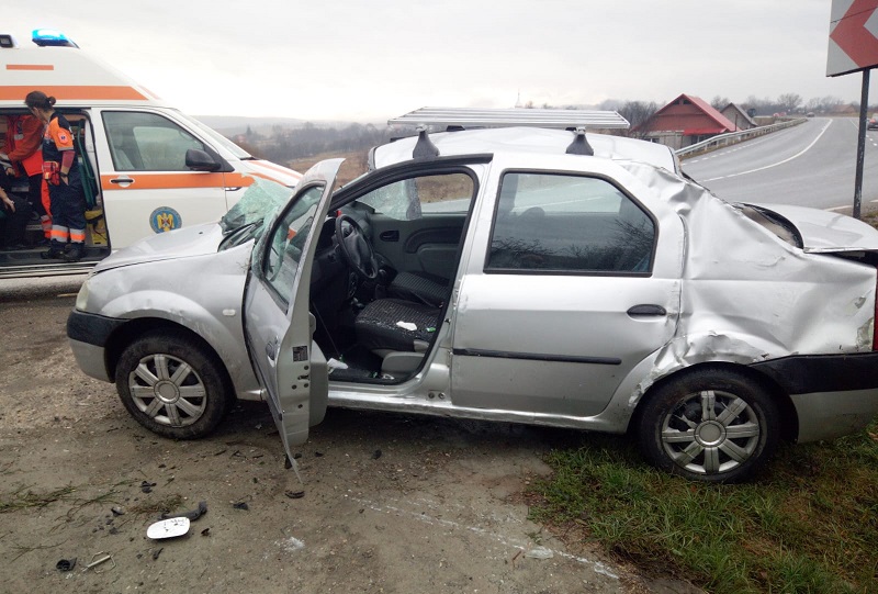 Un accident s-a produs vineri dimineața, la Topa Mică: Pompierii din Huedin au intervenit!