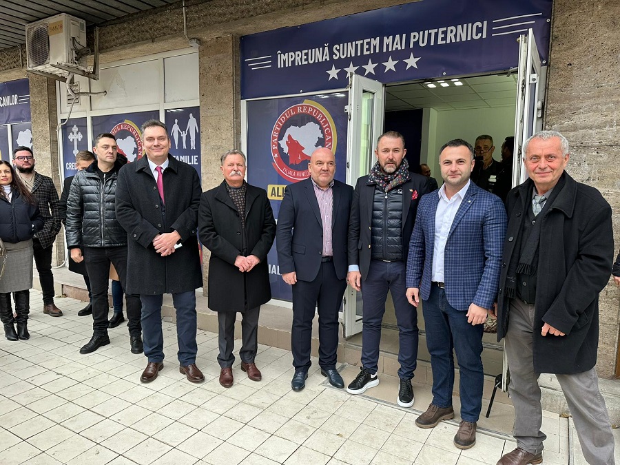 Partidul Republican și-a inaugurat sediul de la Deva. Lupaș: Echipa republicanilor hunedoreni este formată din patrioți, oameni de bună-credință și profesioniști