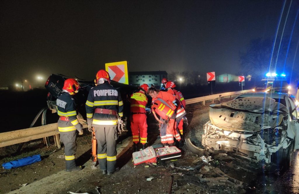 O persoană a rămas încarcerată după un impact între 3 mașini, într-un accident la ieșire din Alba Iulia spre Sebeș