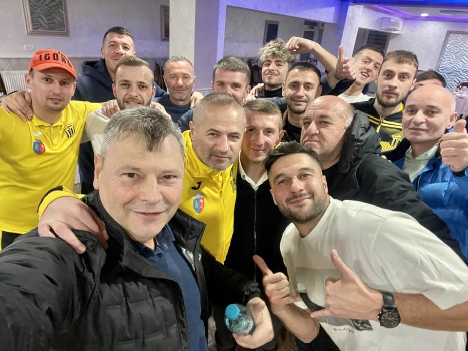 Aurul Brad iernează pe locul II din liga a IV-a dar cu poftă de promovare. Cazacu: În 2024 Aurul Brad împlinește 90 de ani de existență!