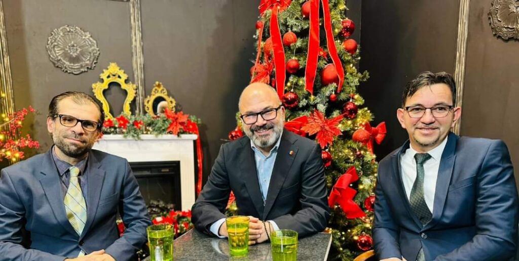 Poza politică a anului 2023 în Hunedoara: Cei trei magi ai AUR Hunedoara. 2024, între iubire eternă și sfâșială câinească