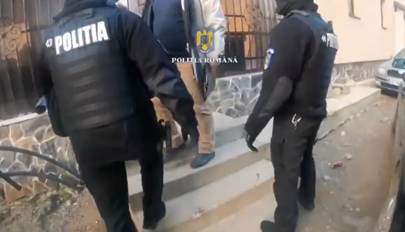 (VIDEO) Doi bărbați au fost reținuți după perchezițiile din Câmpeni și Lupșa!