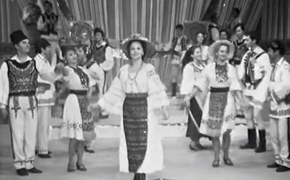 (VIDEO) Cum era în 1980 programul de revelion cu artiști precum Elena Merișoreanu sau Maria Ciobanu?