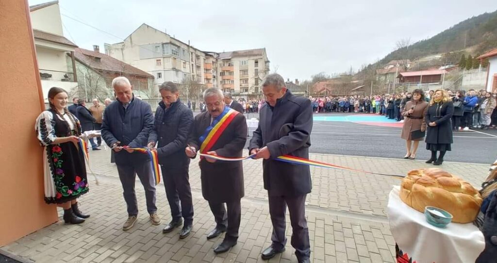 S-a redeschis Școala Gimnazială „Avram Iancu” din Zlatna, după reabilitare și modernizare